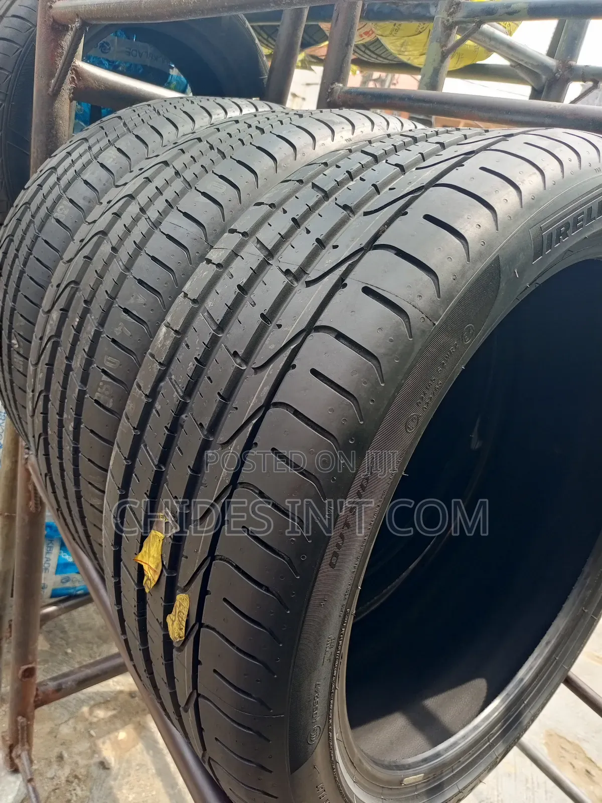245/40/20 Run Flat Tire Original