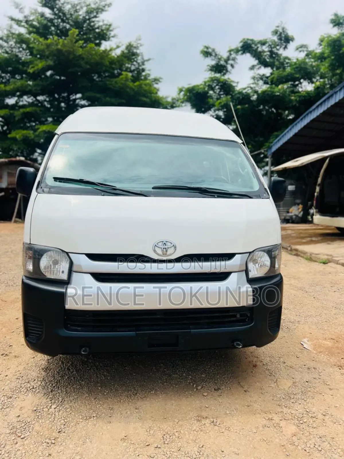 Toyota HiAce 2013 White