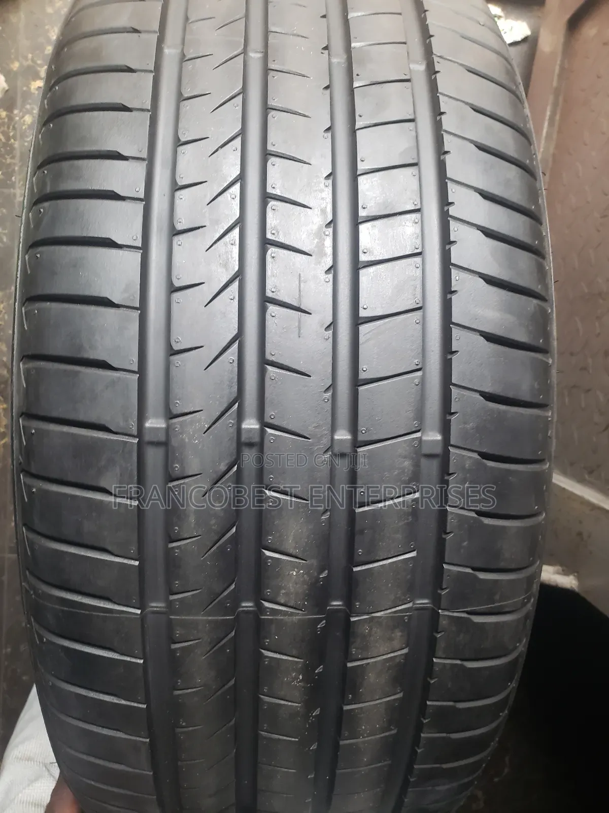 285/45r22 Bridgestone Premium Tire