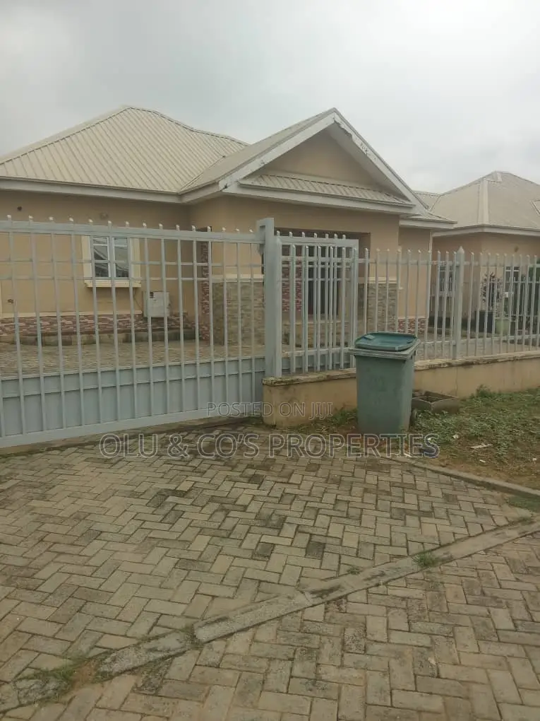 3bdrm Bungalow in Von Garden City, Lugbe District for sale