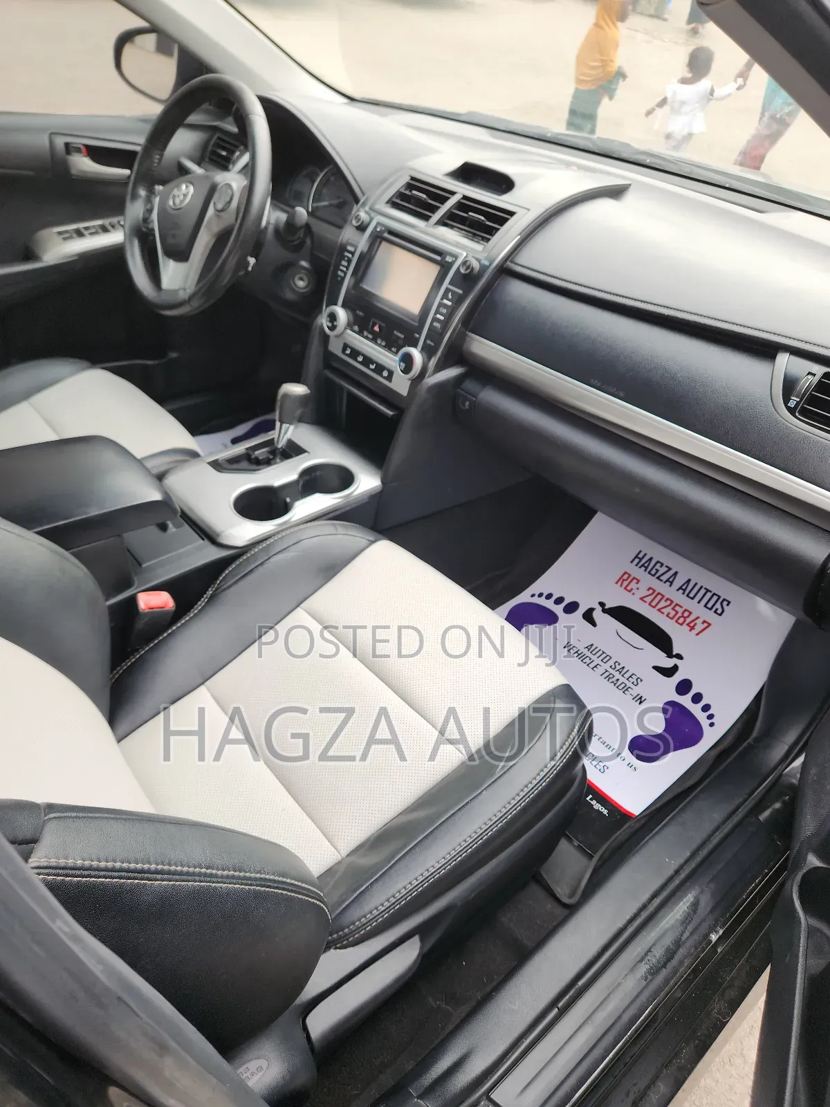 Toyota Camry SE V6 4dr Sedan (3.5L 6cyl 6A) 2013 Black