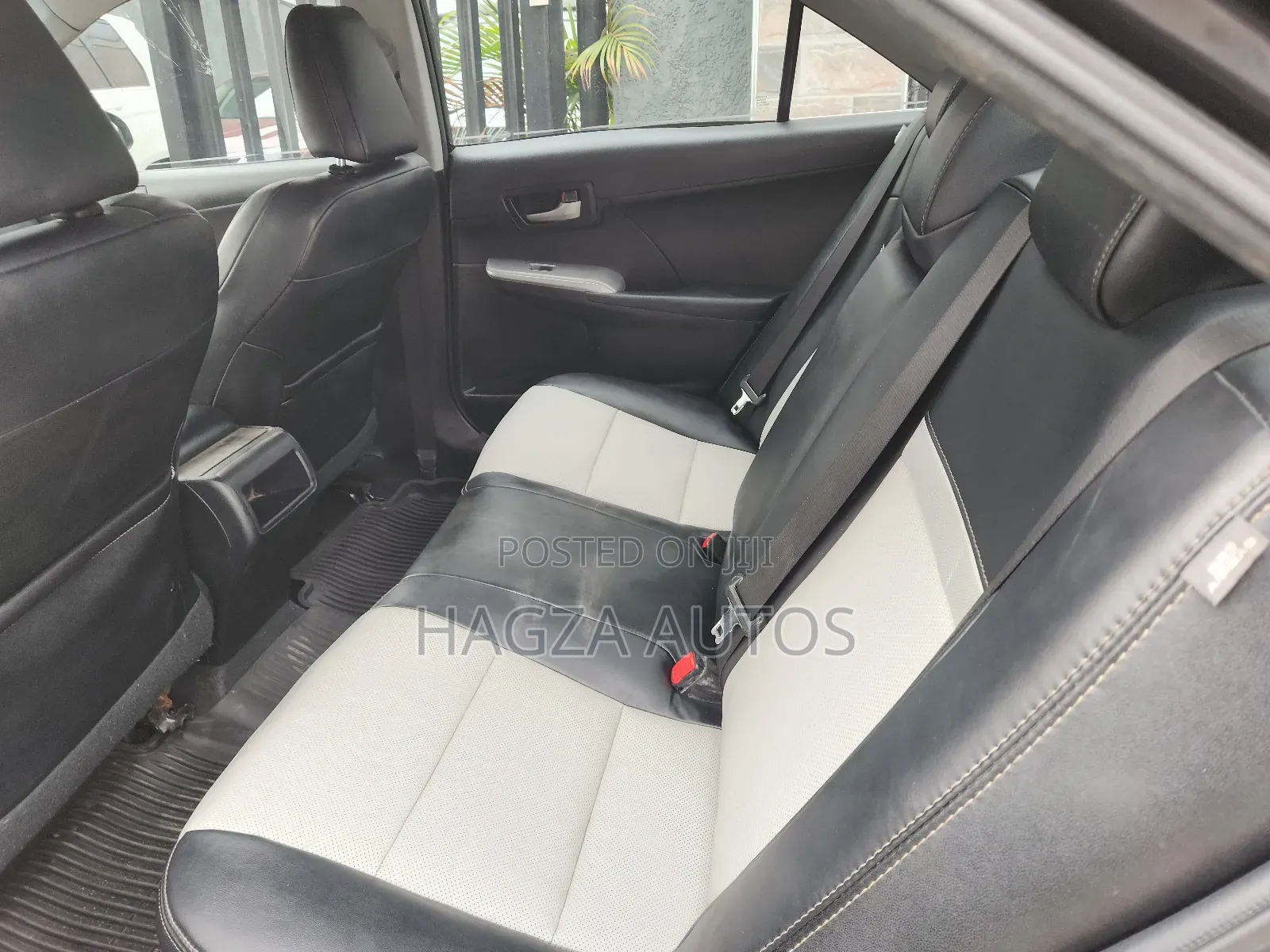 Toyota Camry SE V6 4dr Sedan (3.5L 6cyl 6A) 2013 Black