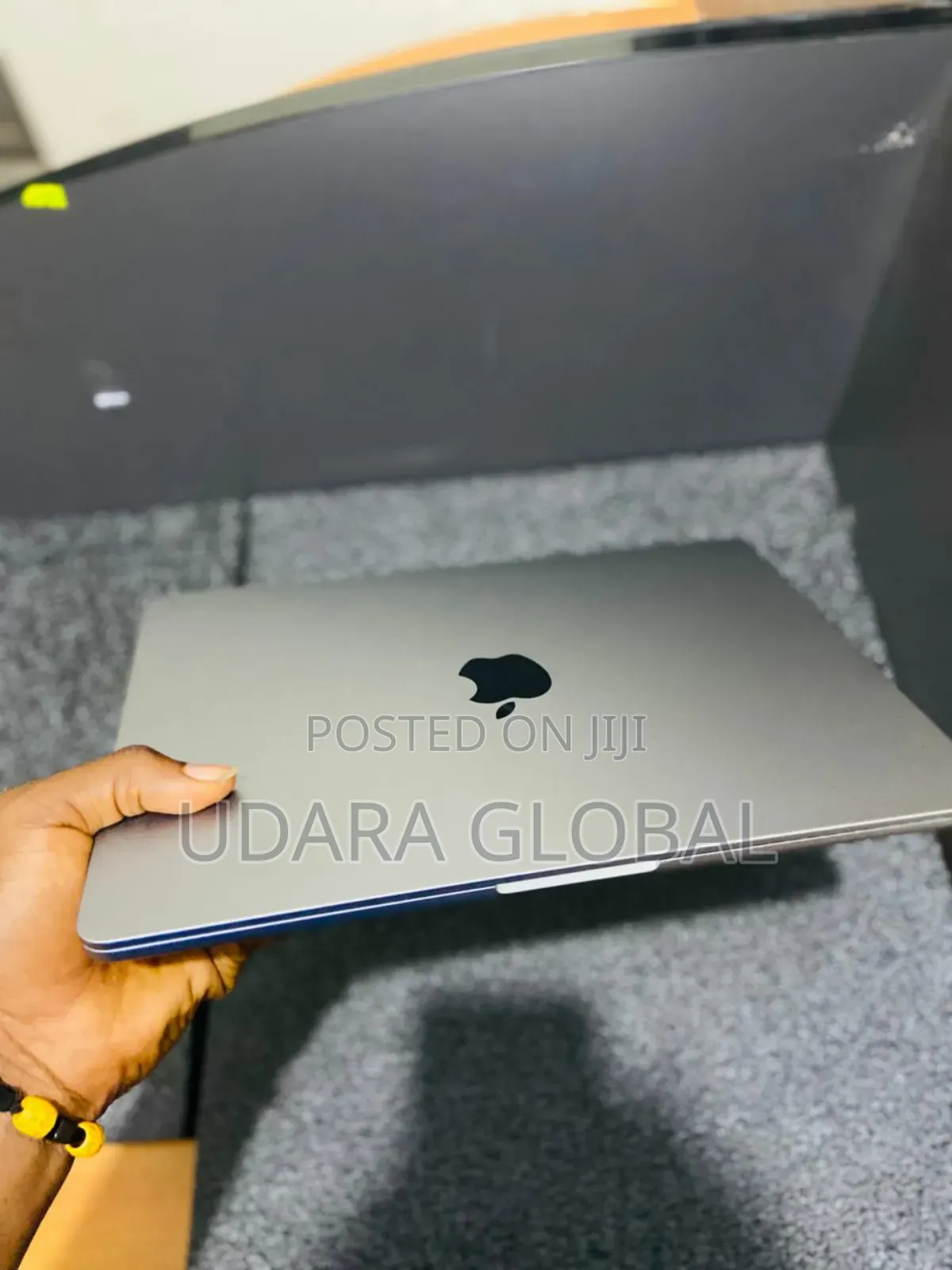 Laptop Apple MacBook Air 2024 M3 13-Inch 1GB Apple M3 SSD 256GB