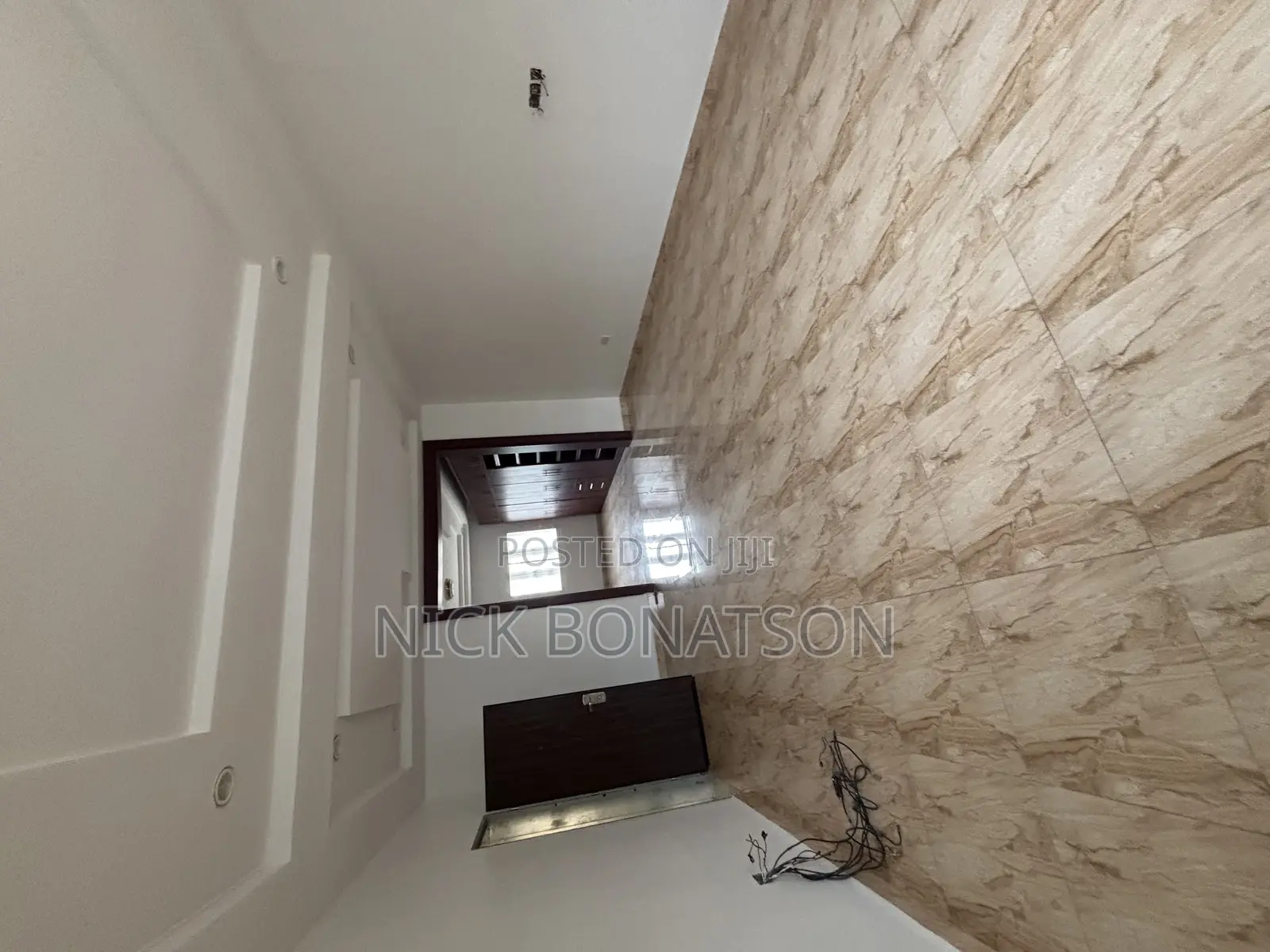 3bdrm Duplex in Jahi Gilmore for rent