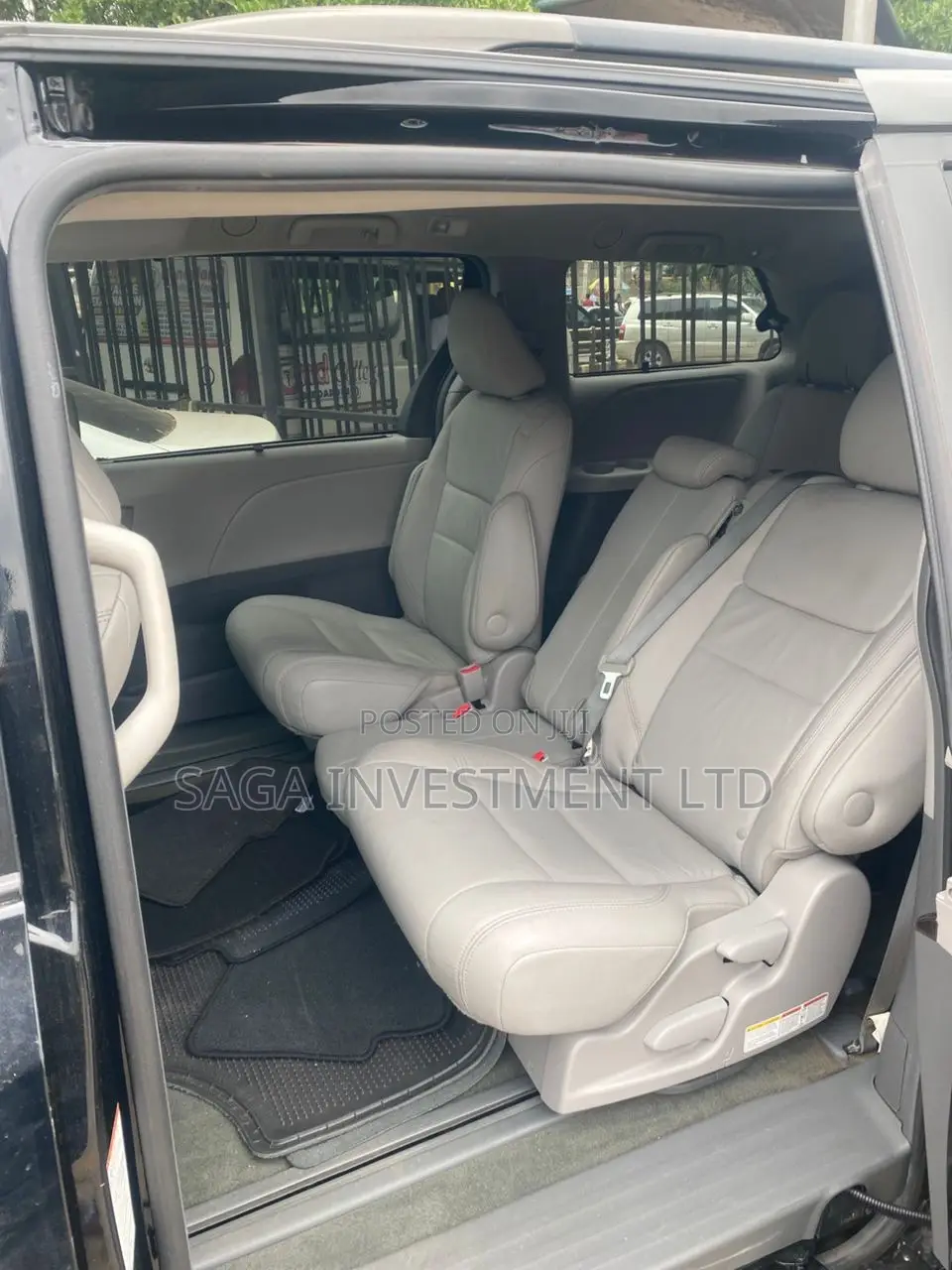 Toyota Sienna 2016 Black