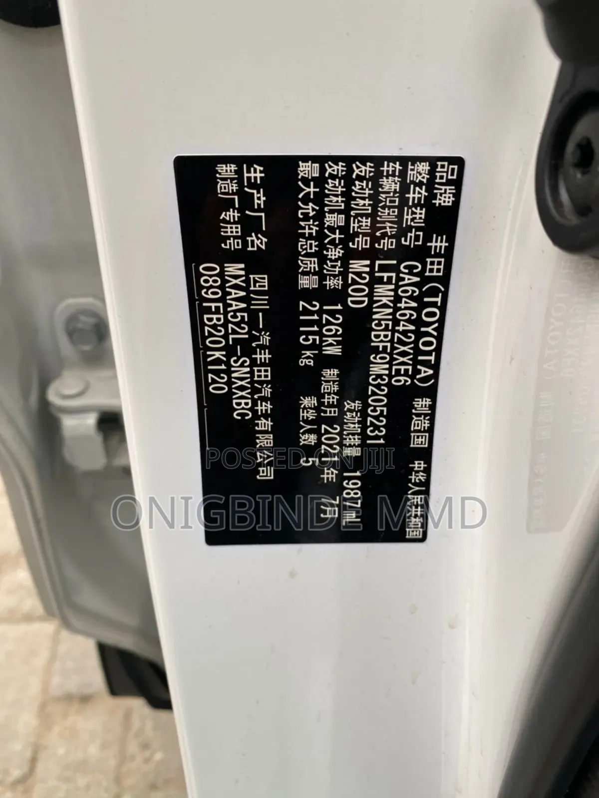 Toyota RAV4 LE 2021 White