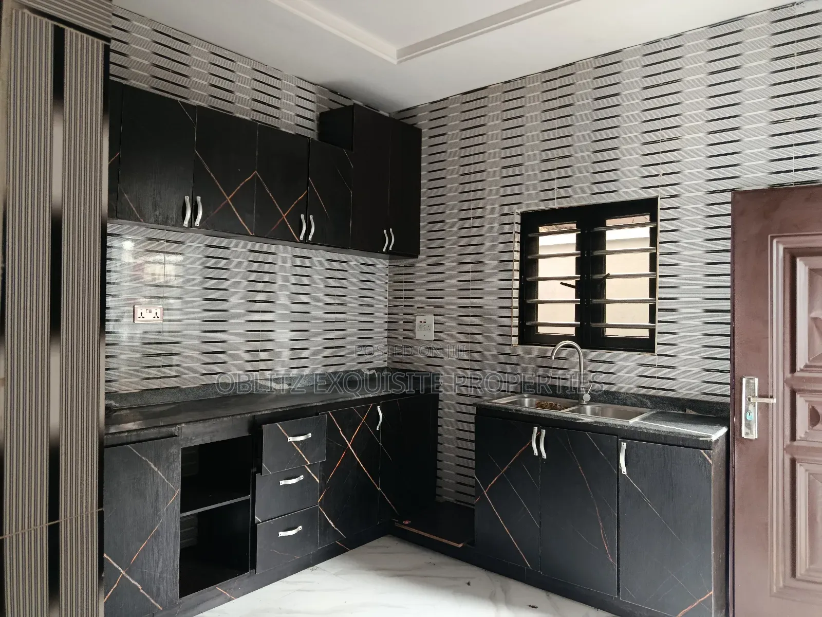 4bdrm Duplex in Prefab Aladinma, Owerri for sale