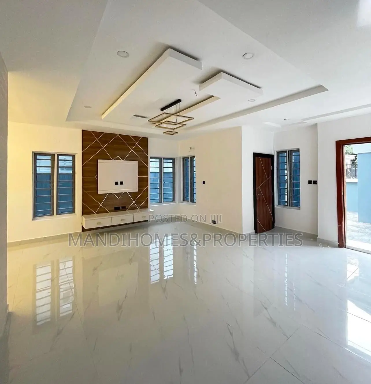 5bdrm Duplex in Ikate for sale