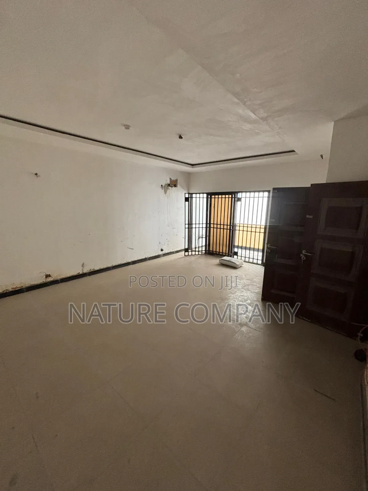 3bdrm Block of Flats in Chevron Drive Estate for rent