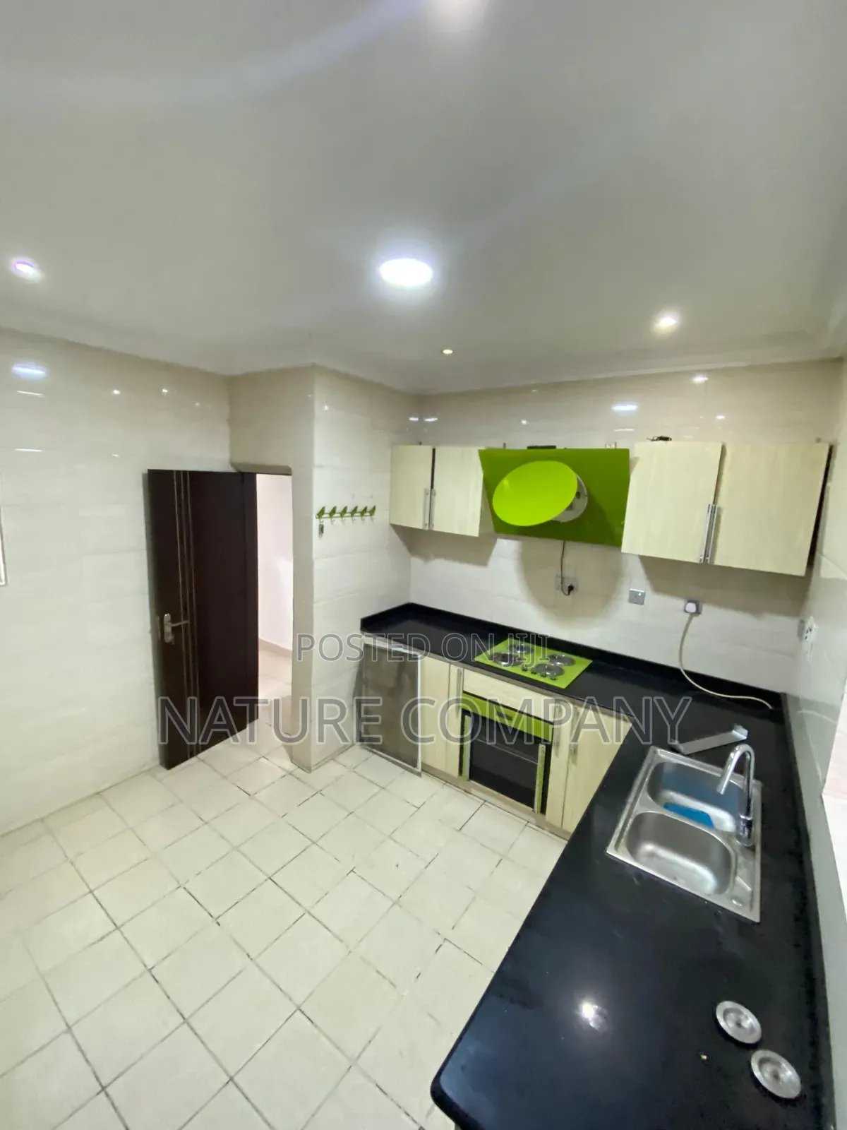 3bdrm Block of Flats in Chevron Drive Estate for rent
