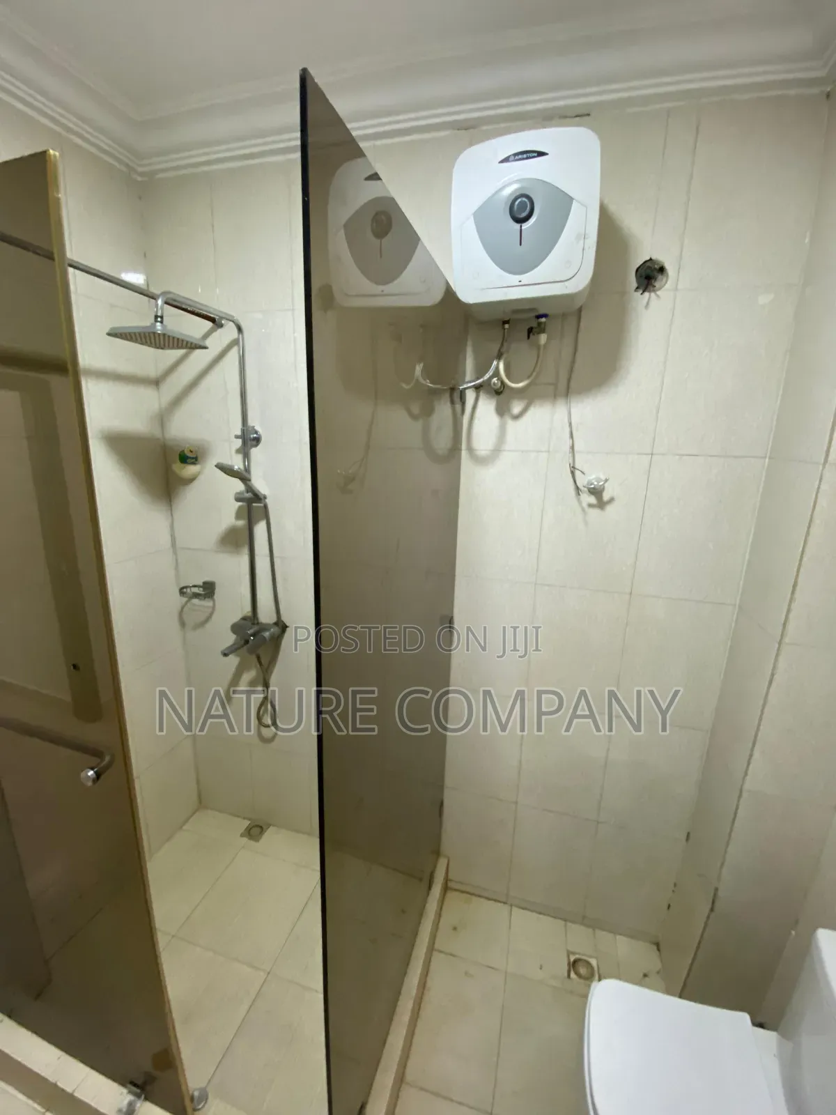 3bdrm Block of Flats in Chevron Drive Estate for rent