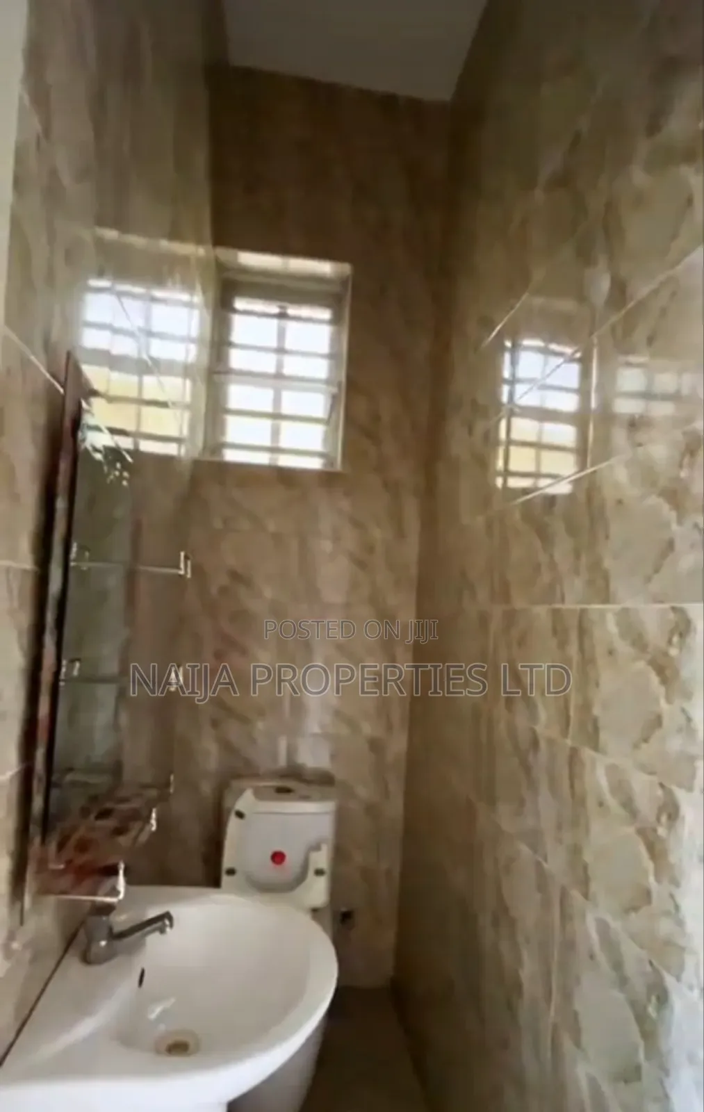 4bdrm Duplex in Ologolo, Lekki for sale
