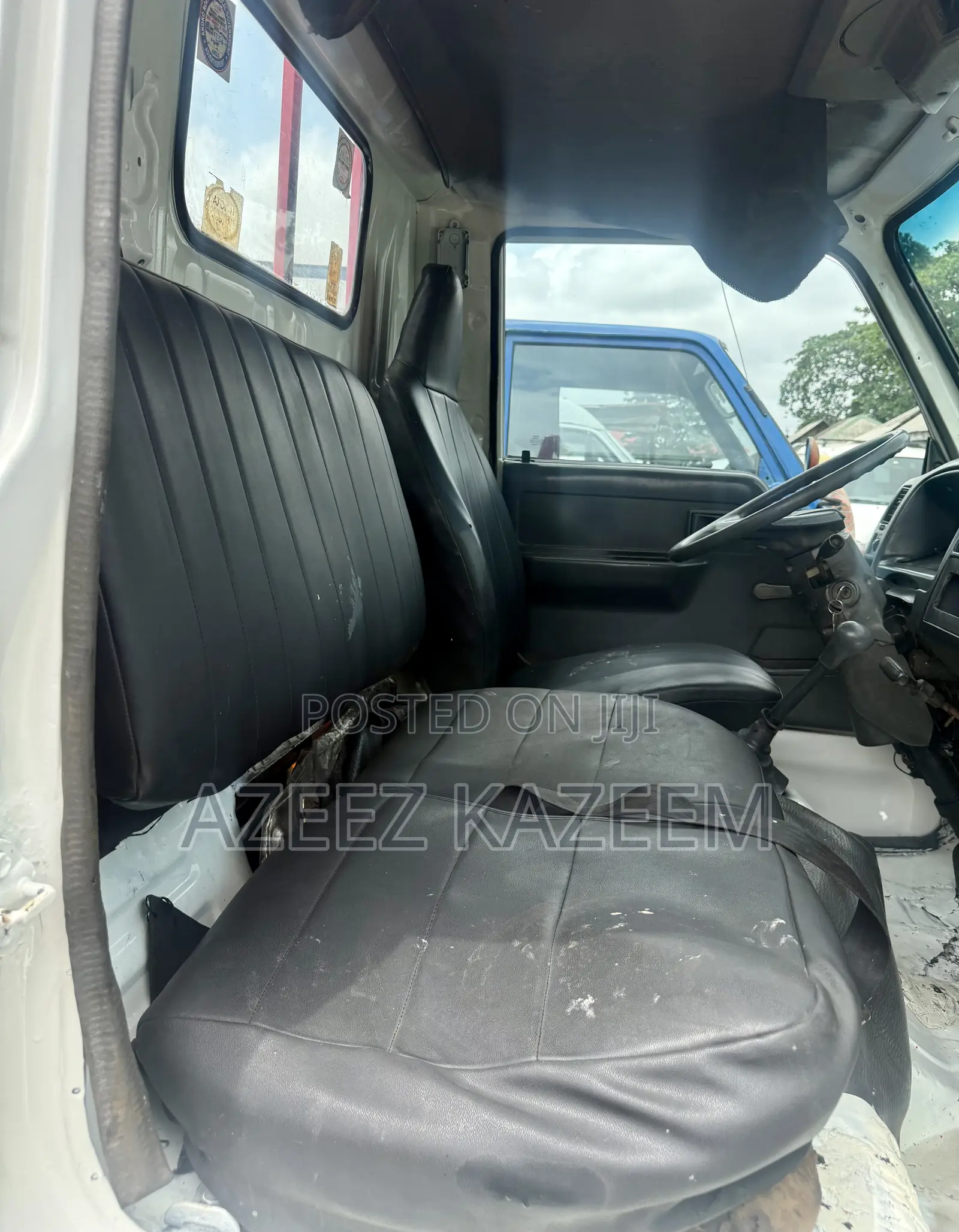 Toyota Dyna Truck 6 Tires Normal Hand 11f