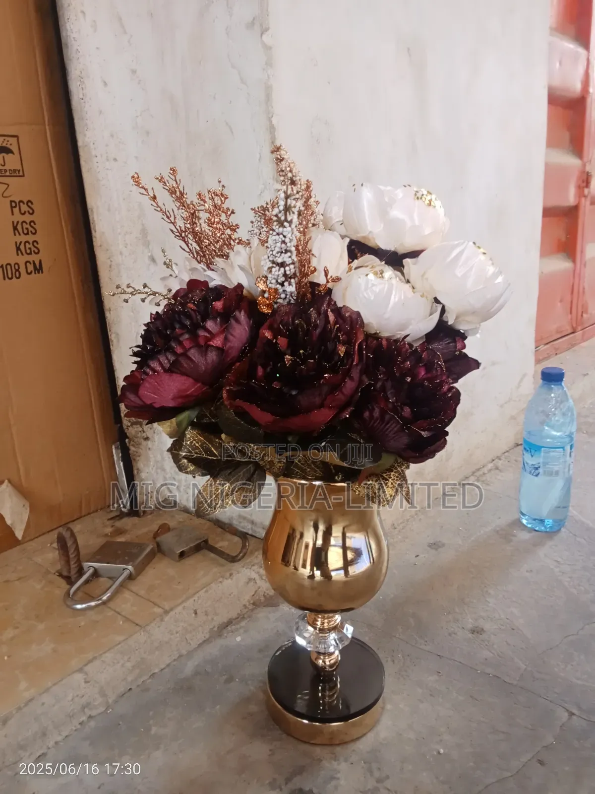 Artificial Table Top Flowers Party Table Top Deco and Home