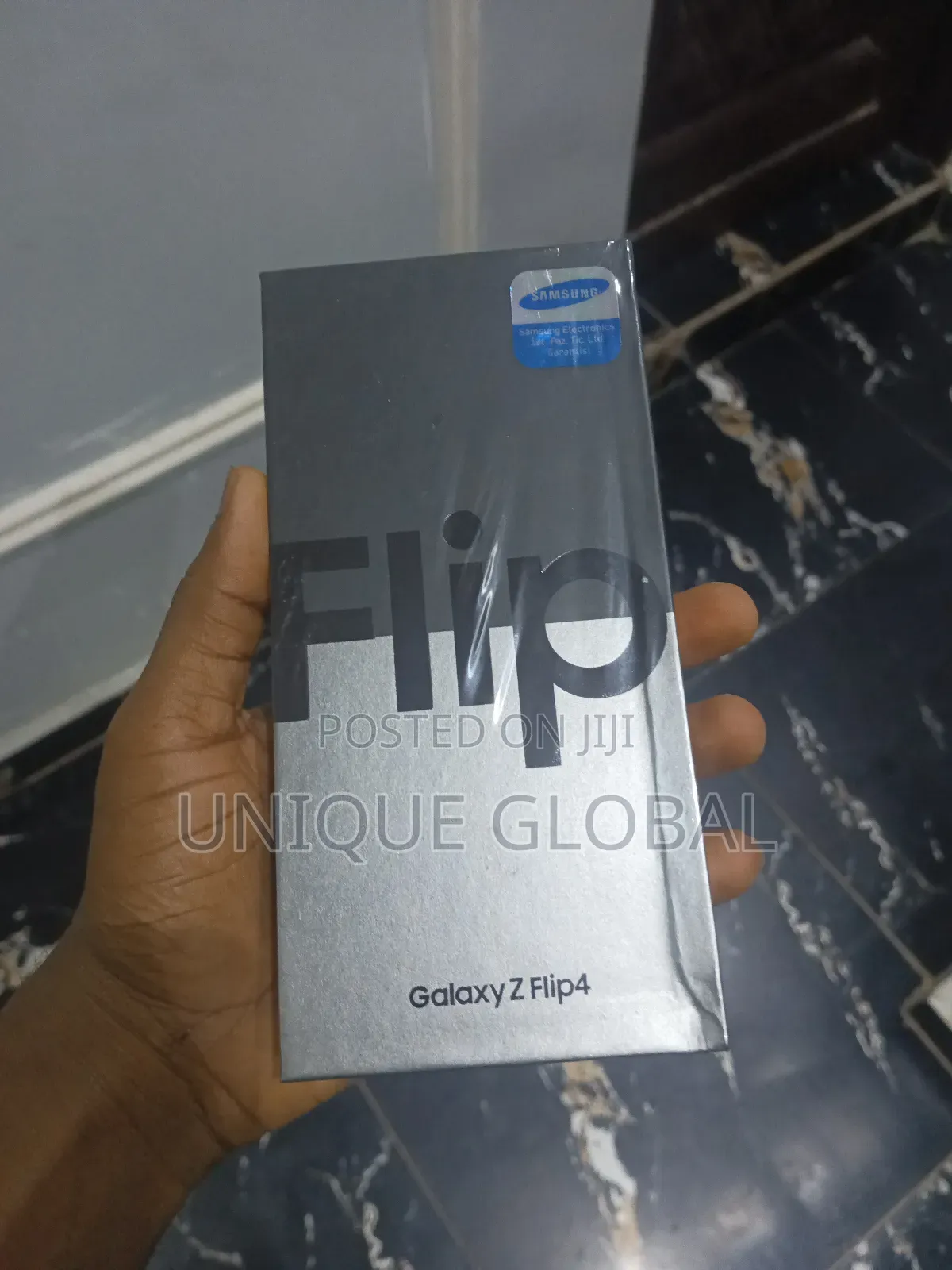New Samsung Galaxy Z Flip4 256 GB Purple