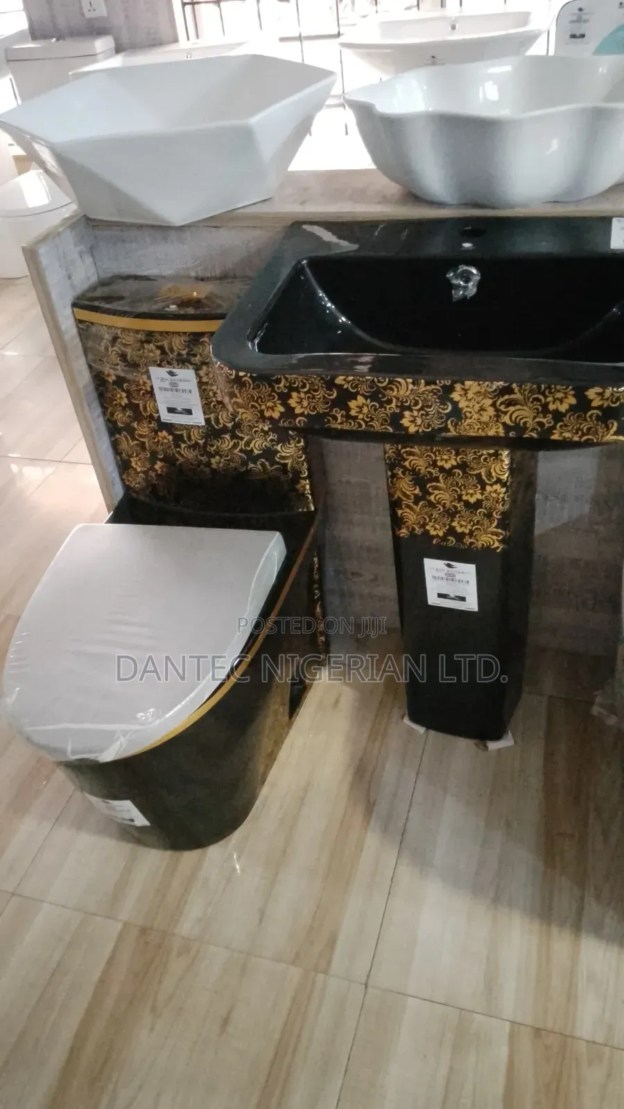 Black and Gold Wc Set