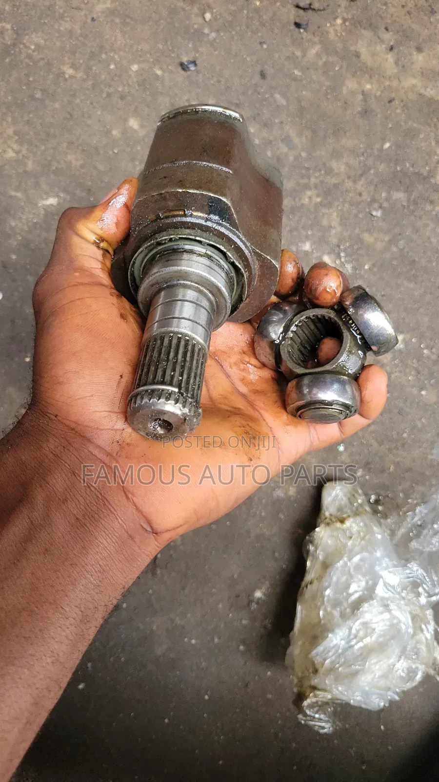 Shaft Cup and Bearing Nissan Tiida 2008