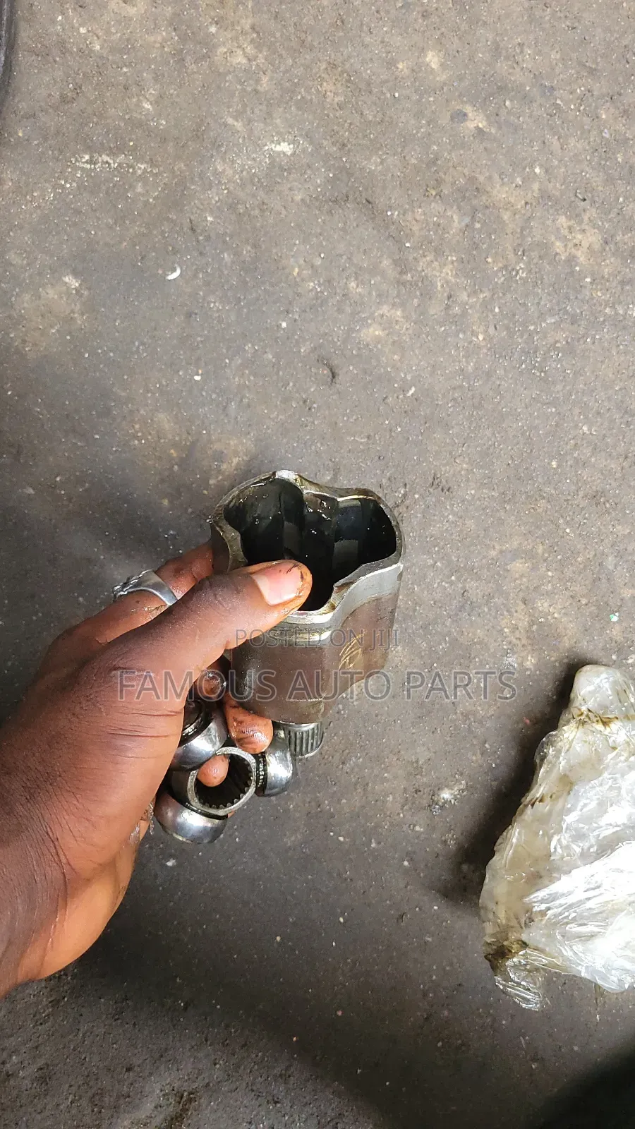 Shaft Cup and Bearing Nissan Tiida 2008