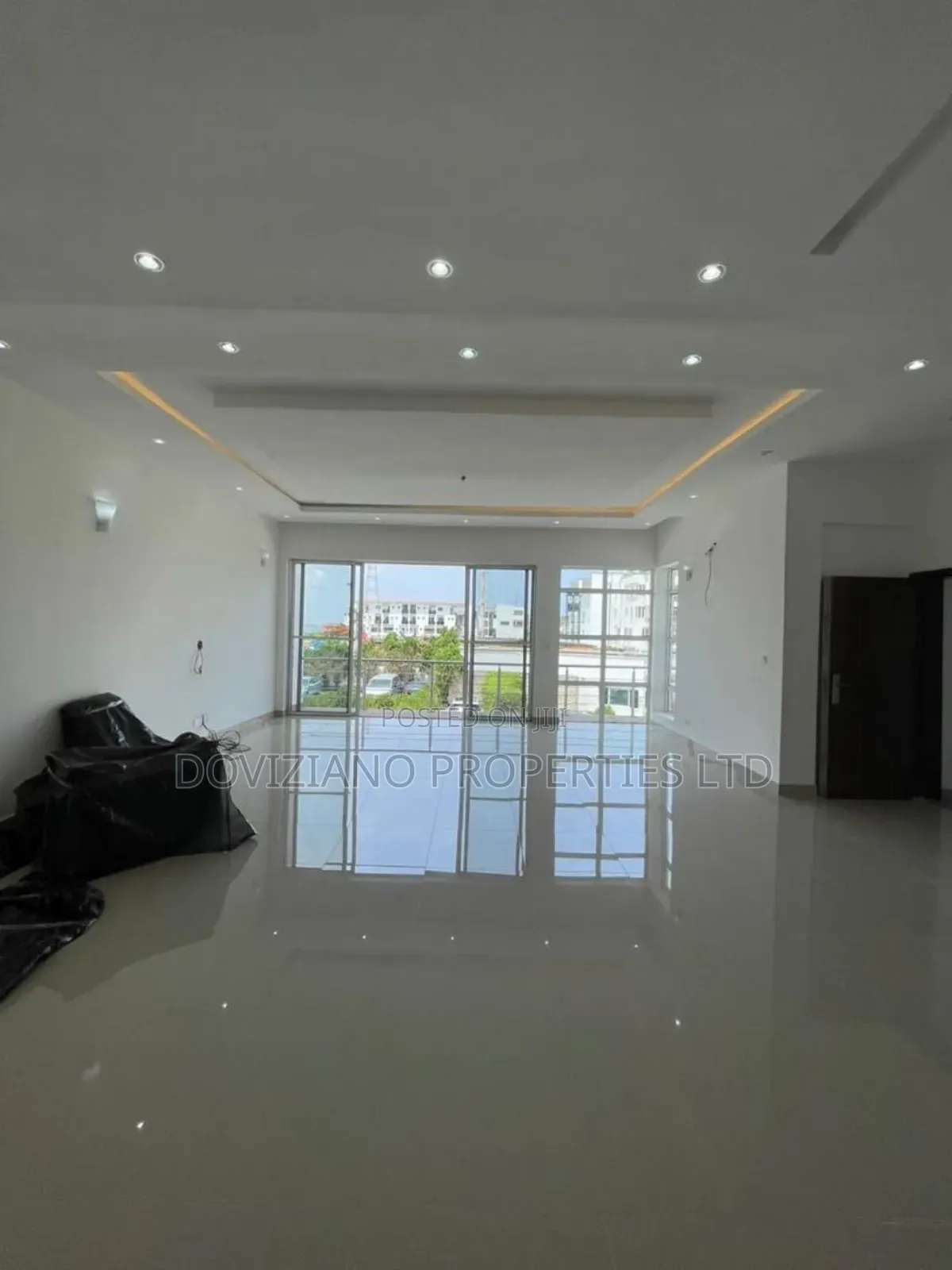 3bdrm Apartment in Banana Island for sale