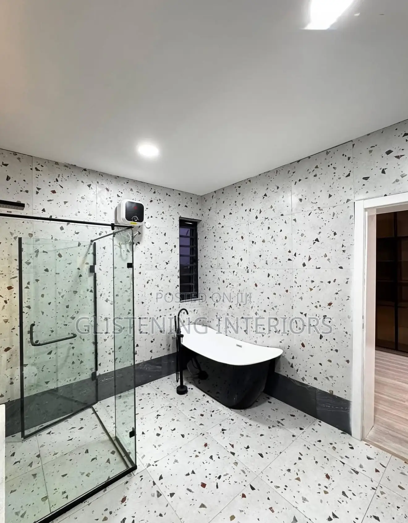 Shower Cubicles Hinges With A 10mm Plain Glass
