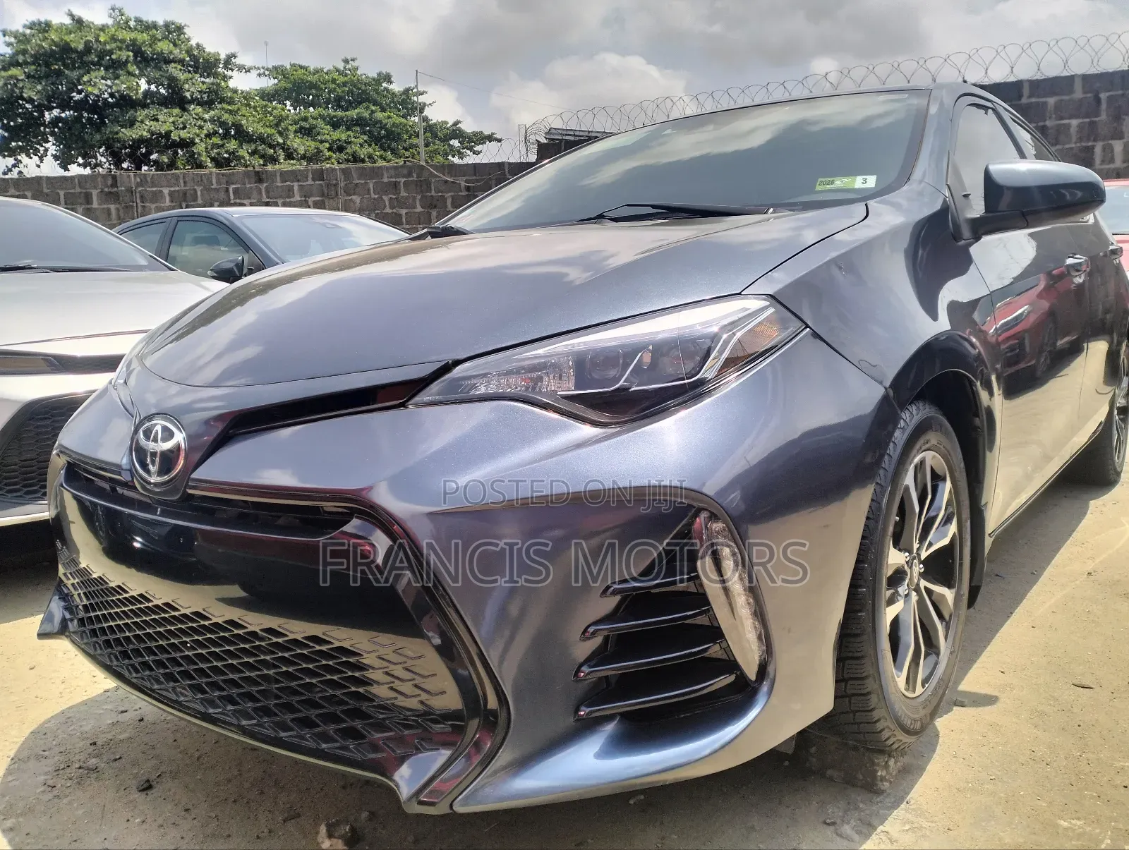 Toyota Corolla LE (1.8L 4cyl 2A) 2018 Gray