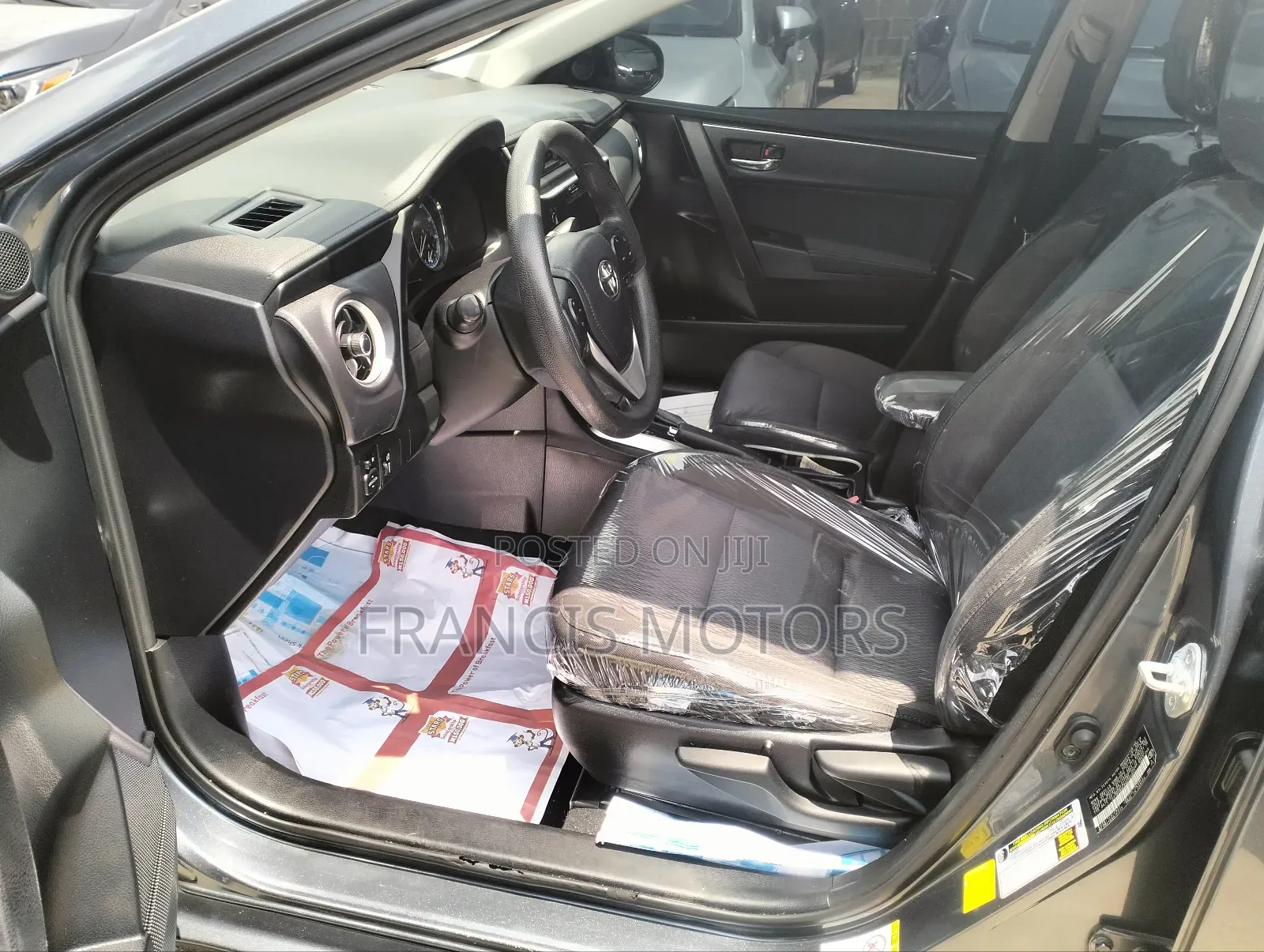 Toyota Corolla LE (1.8L 4cyl 2A) 2018 Gray