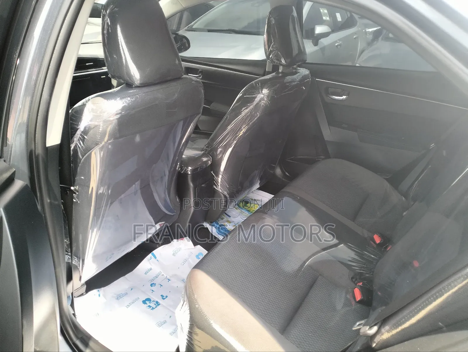 Toyota Corolla LE (1.8L 4cyl 2A) 2018 Gray