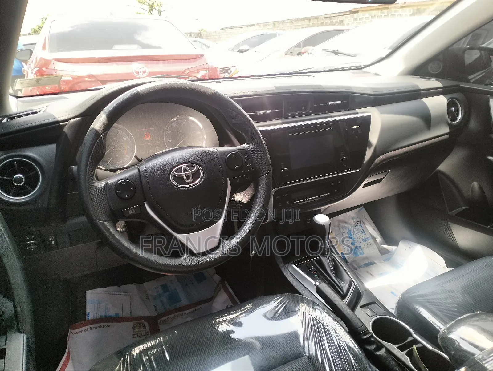 Toyota Corolla LE (1.8L 4cyl 2A) 2018 Gray