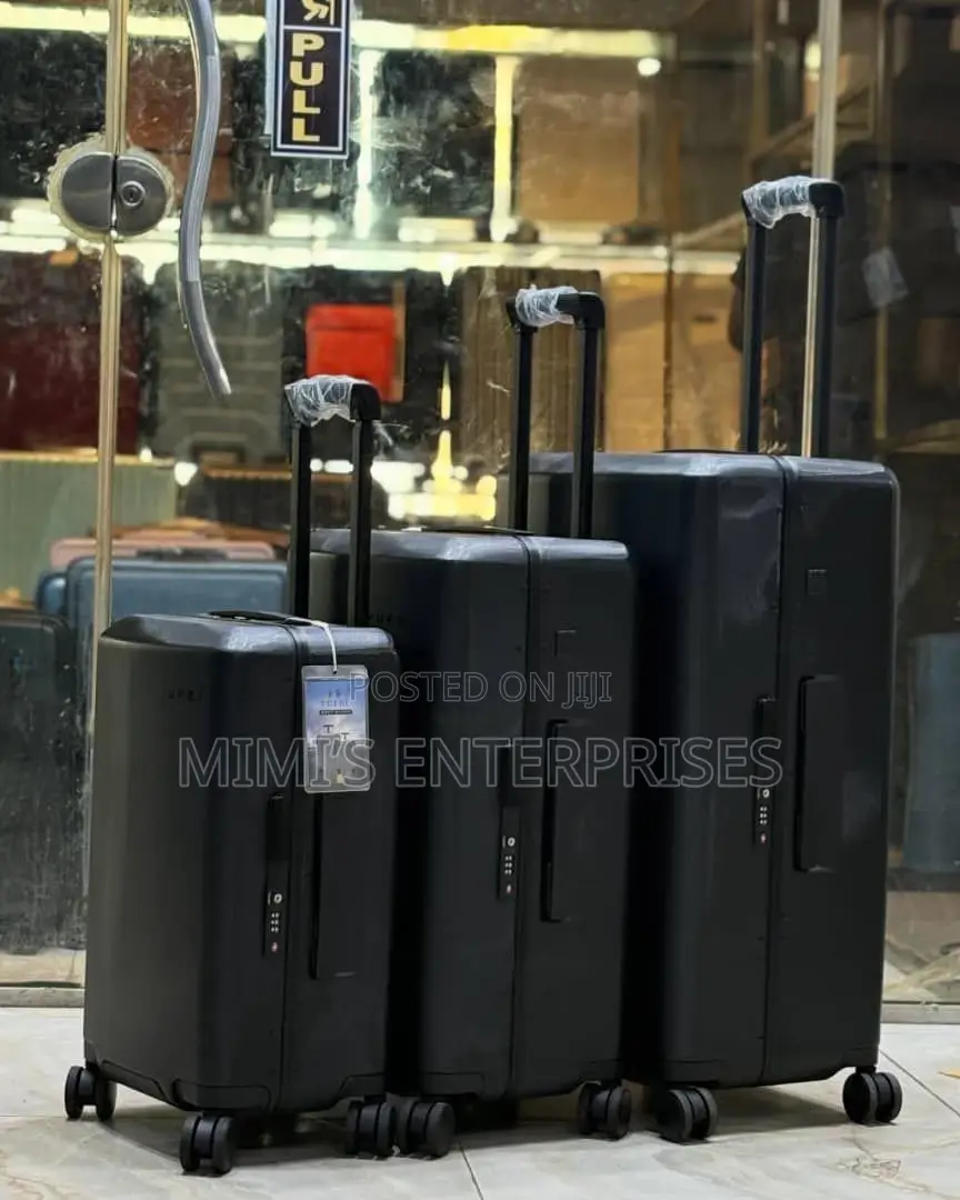 Branded Luxury Luggage Set With a Charging Port