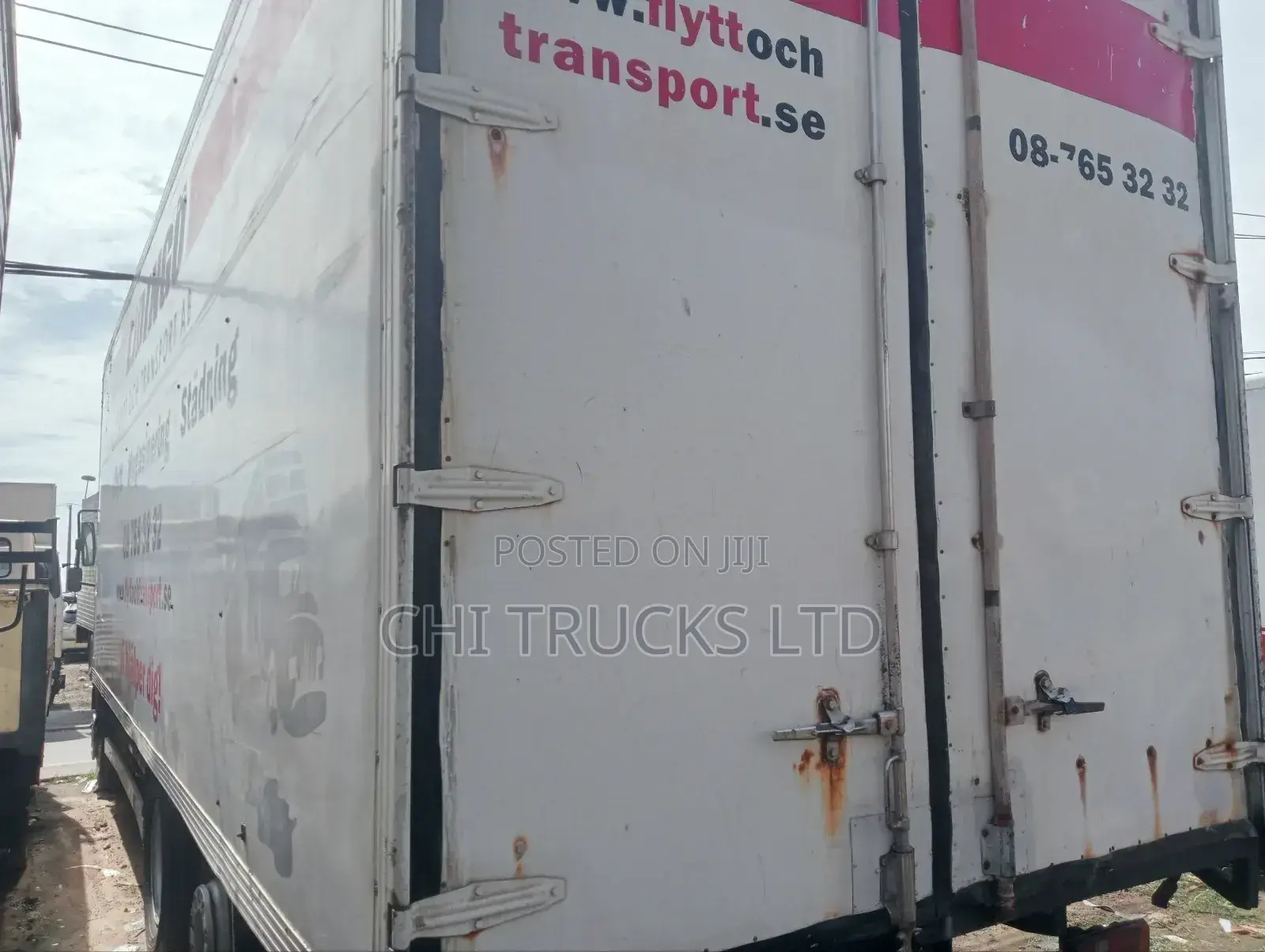 Mercedes Benz 2534 Cargo Truck 8tires 32 Feet Long German