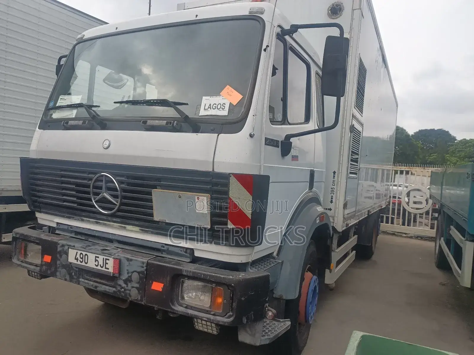 Mercedes Benz 2534 Cargo German Crafted Truck 8tires 20 Tons Capacity