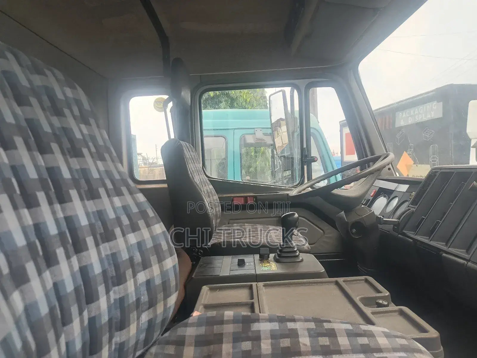 Mercedes Benz 2534 Cargo German Crafted Truck 8tires 20 Tons Capacity