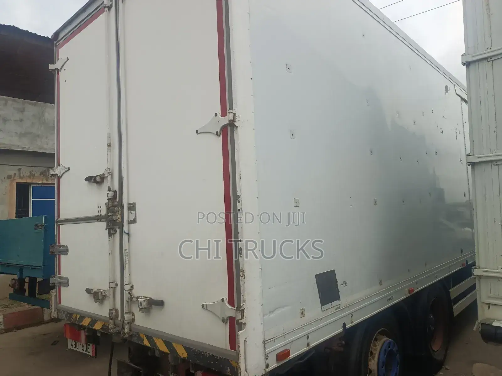 Mercedes Benz 2534 Cargo German Crafted Truck 8tires 20 Tons Capacity