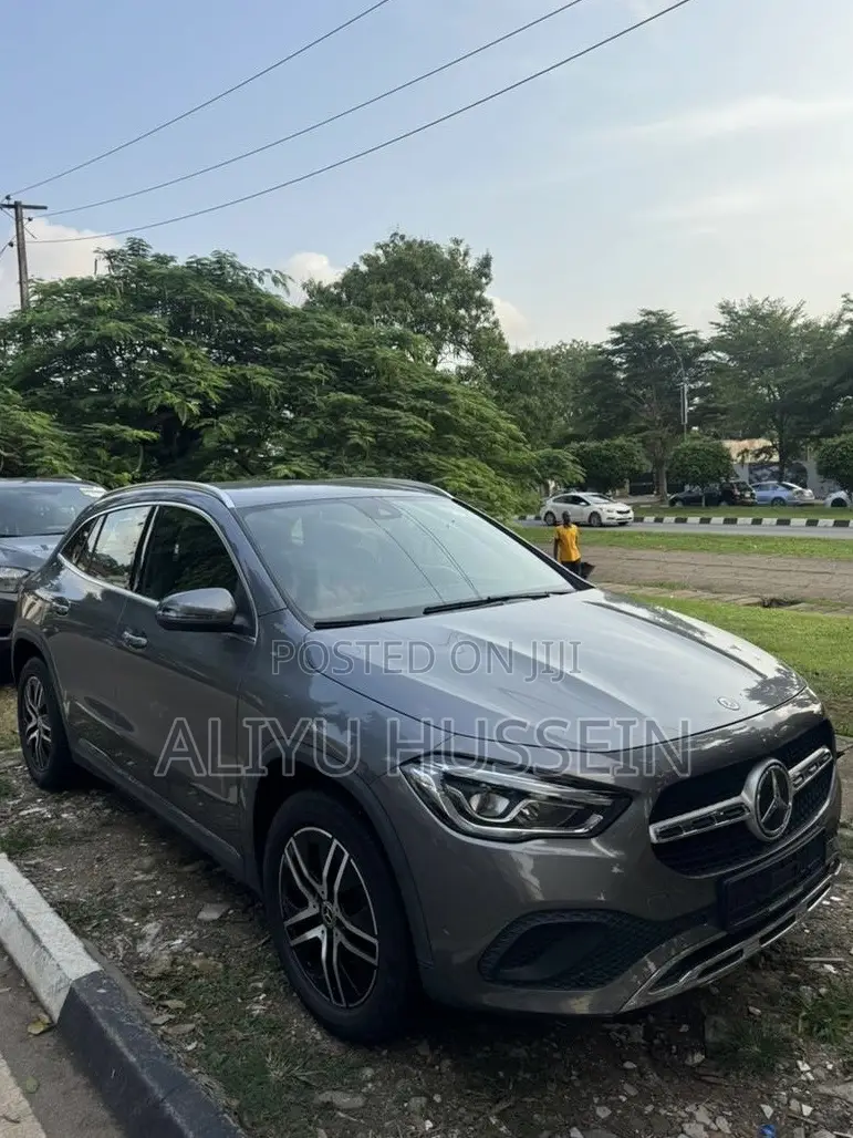 Mercedes-Benz GLA-Class 2022 Gray