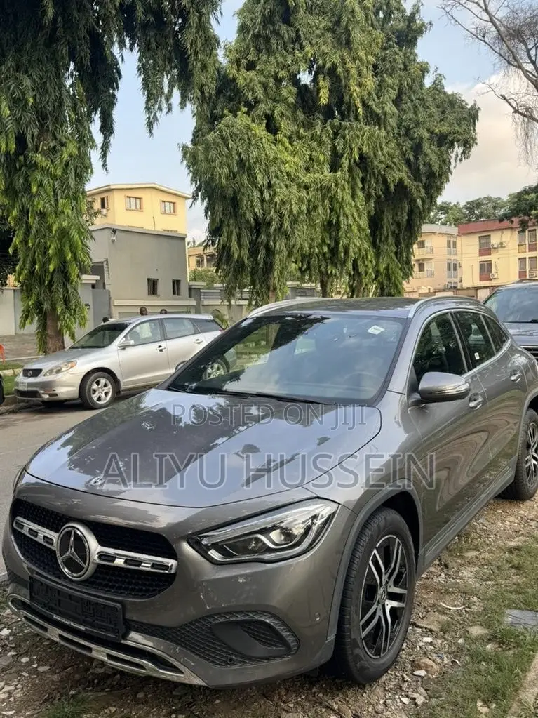 Mercedes-Benz GLA-Class 2022 Gray
