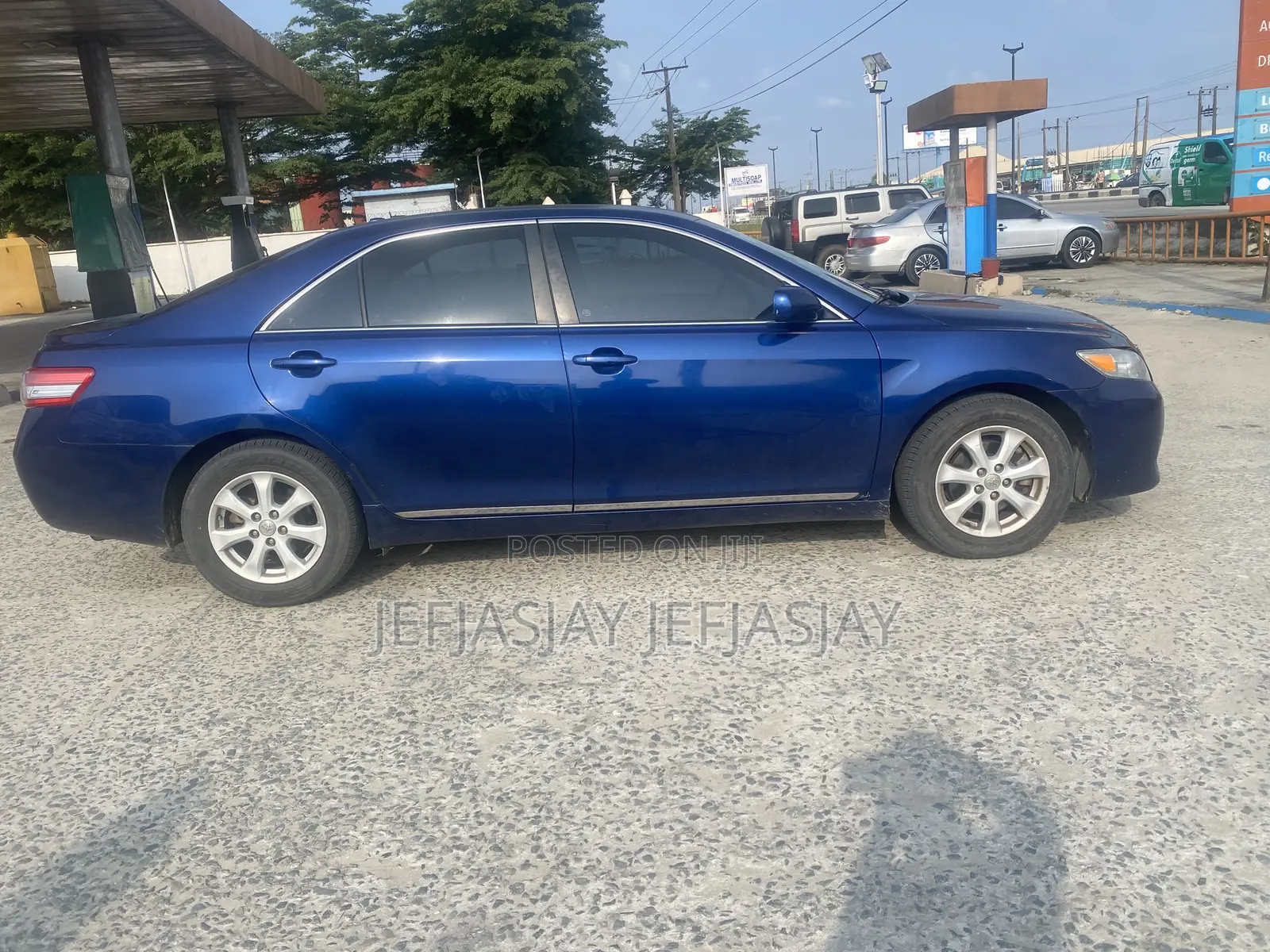 Toyota Camry LE 4dr Sedan (2.5L 4cyl 6A) 2011 Blue