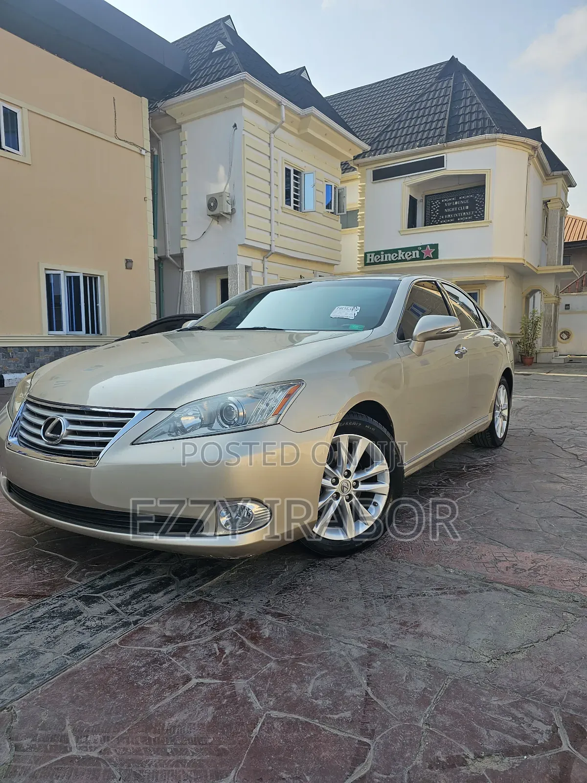 Lexus ES 350 2011 Gold
