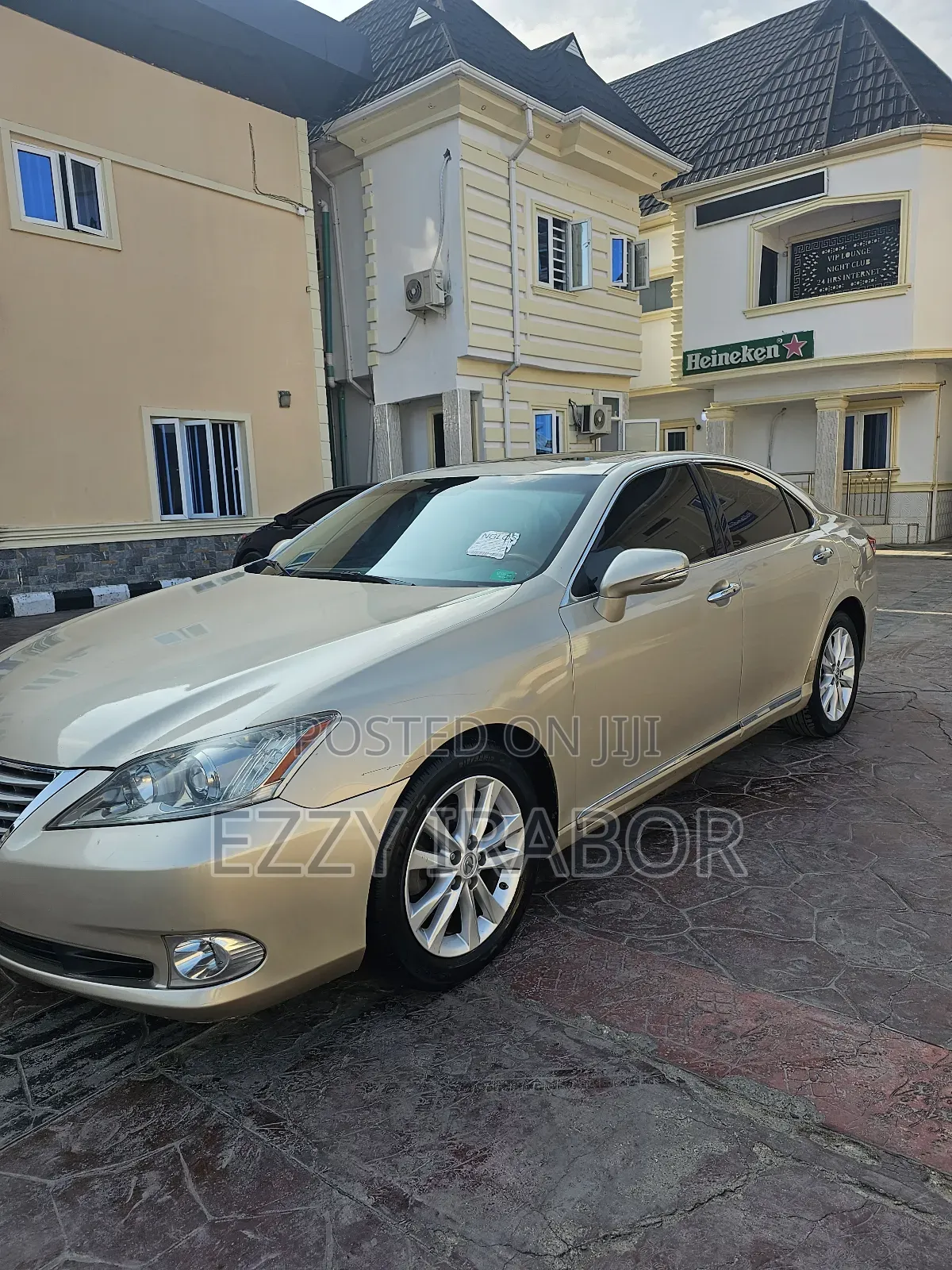 Lexus ES 350 2011 Gold