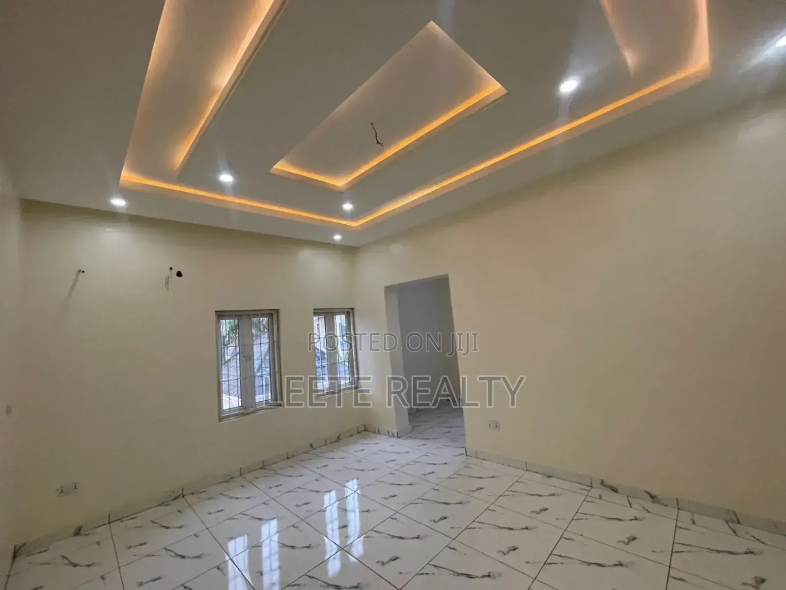 5bdrm Duplex in Gwarinpa for sale