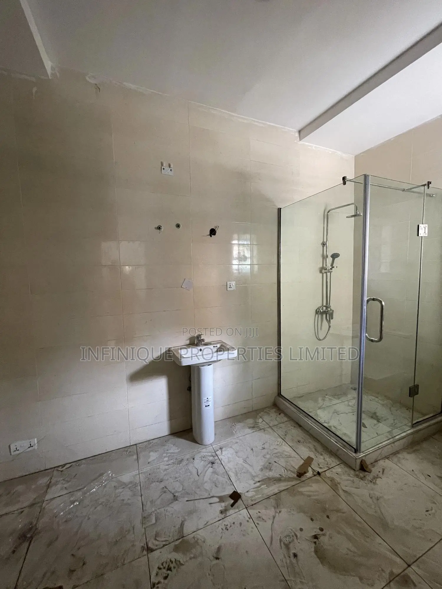 3bdrm Block of Flats in Ikeja GRA for sale