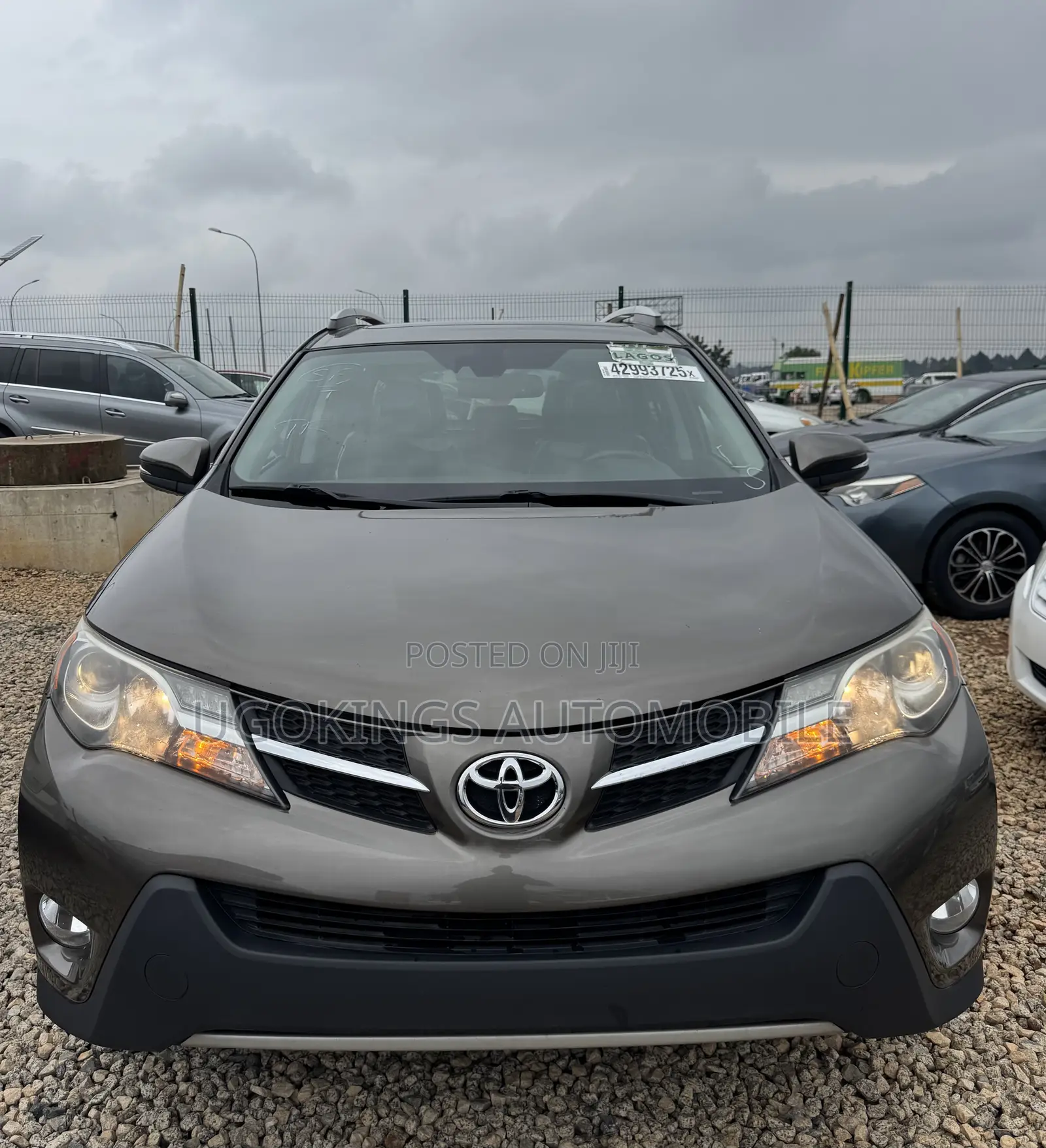 Toyota RAV4 Limited 4dr SUV (2.5L 4cyl 6A) 2015 Gray