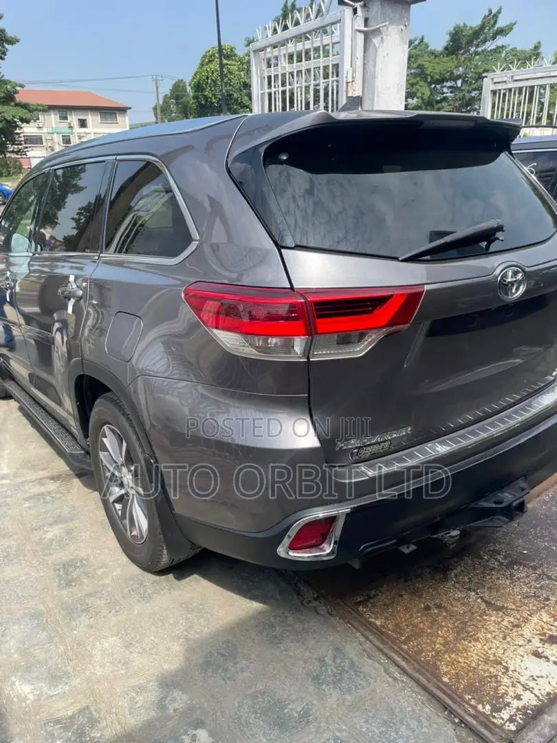 Toyota Highlander 2018 Gray