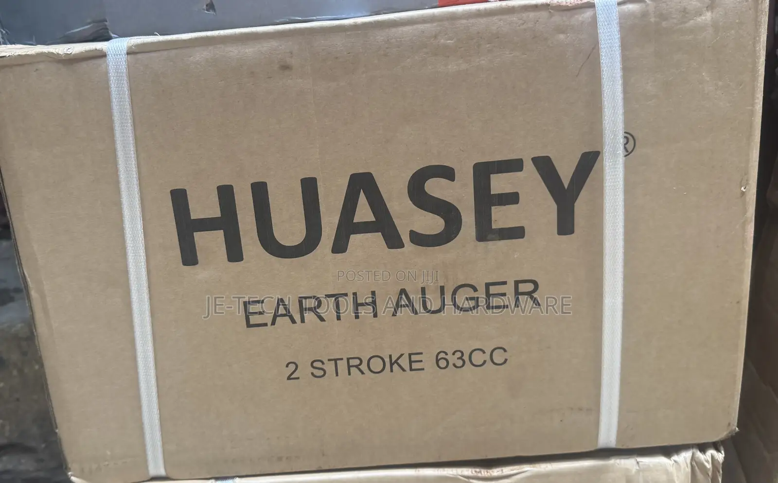 Huasey Earth Auger 2-stroke, 63cc Engine.