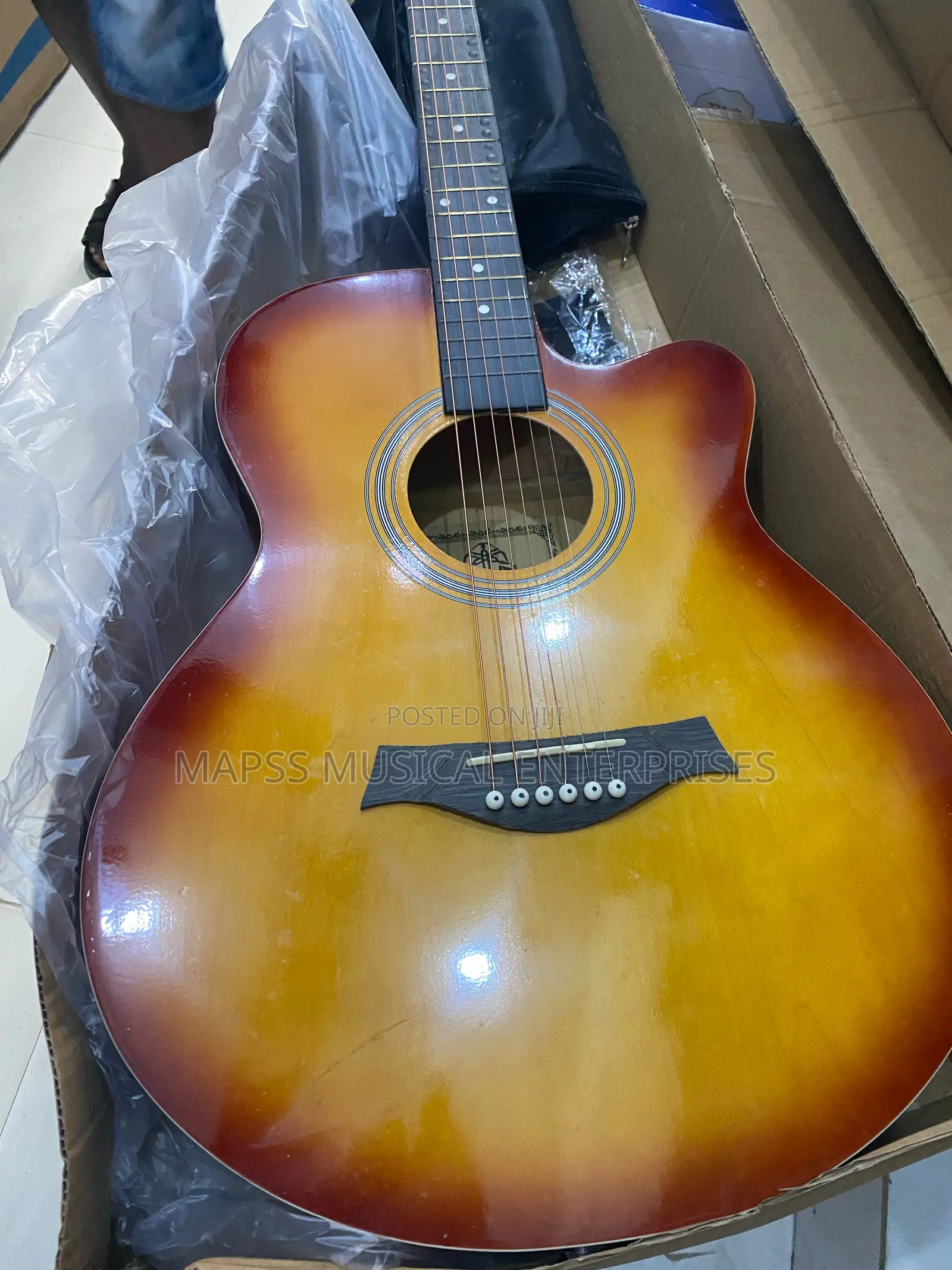 39” Cutaway Acoustic Box Guitar