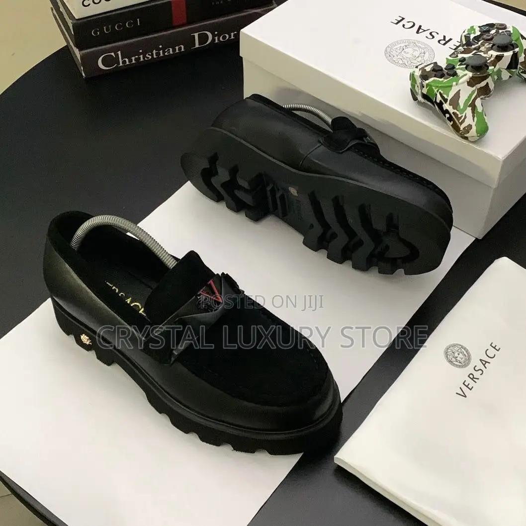 Versace Quality Luxury Men Cooperate Shoe