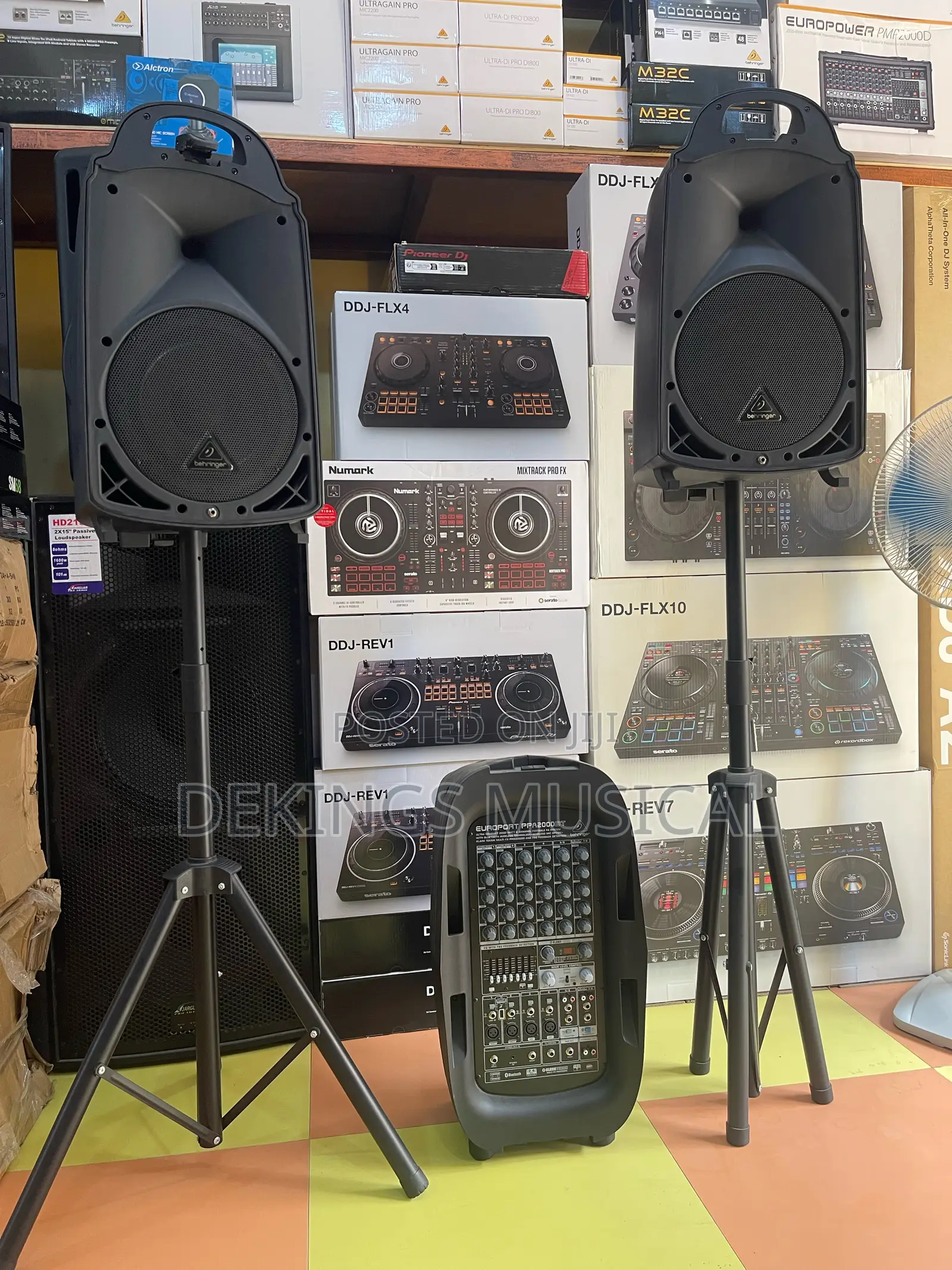 Behringer Europort Ppa2000bt Pa System With Bluetooth Mic