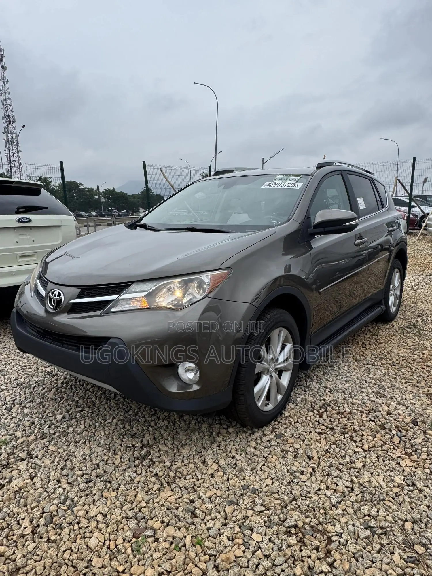 Toyota RAV4 Limited 4dr SUV (2.5L 4cyl 6A) 2015 Gray