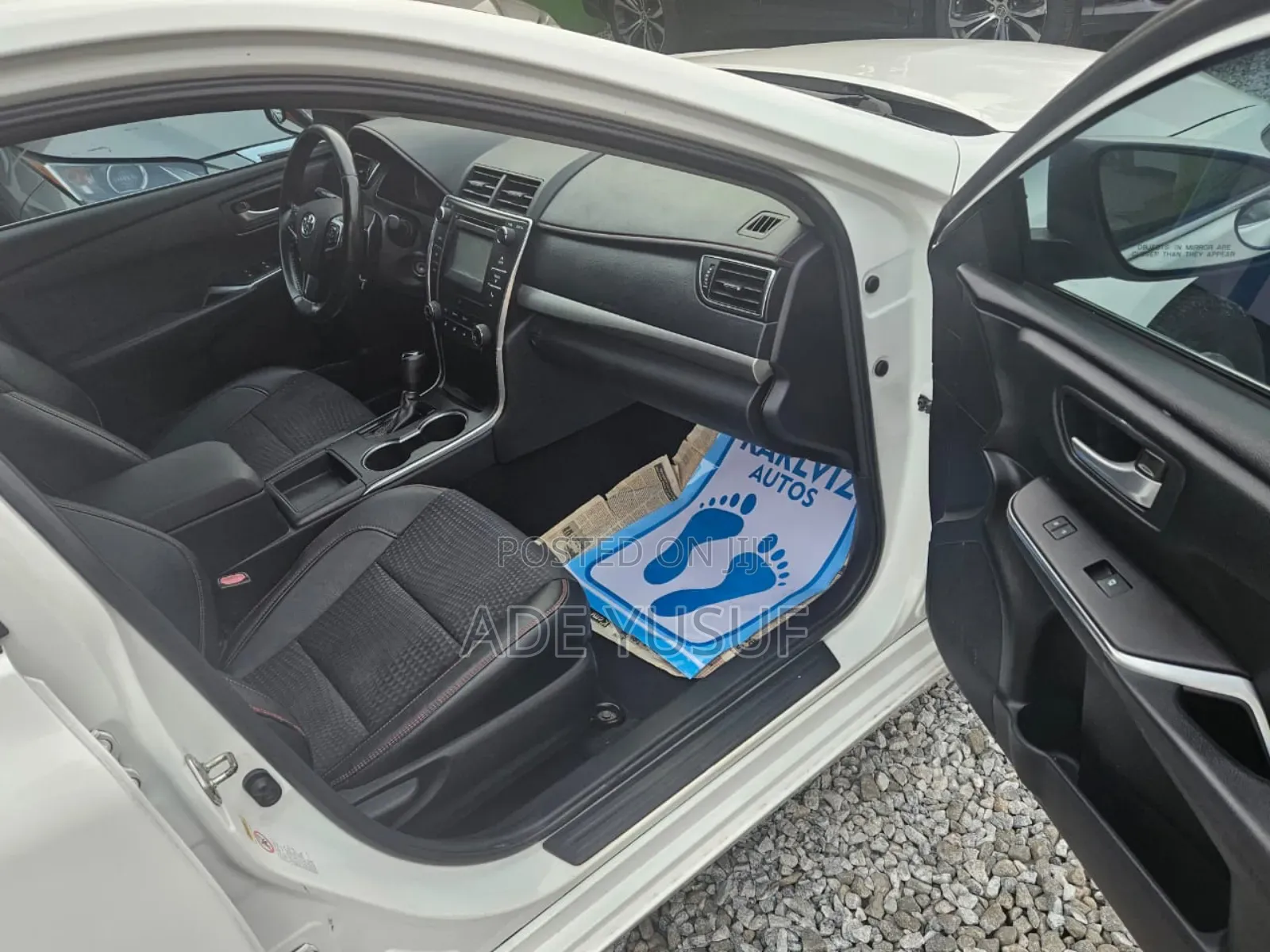 Toyota Camry SE 4dr Sedan (2.5L 4cyl 6A) 2015 White