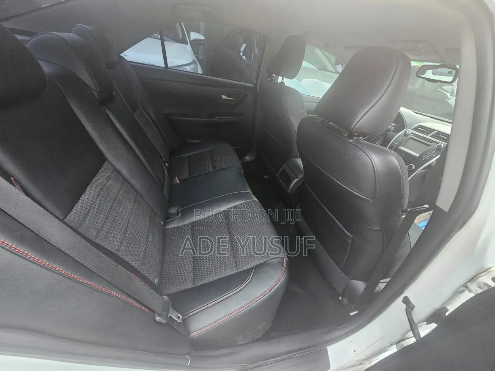 Toyota Camry SE 4dr Sedan (2.5L 4cyl 6A) 2015 White