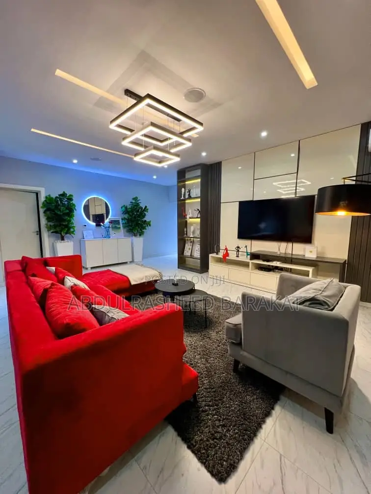Luxury Three Bedroom Apartment With Gym